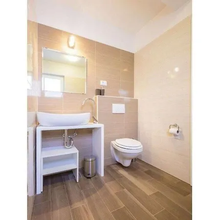 Perhat Porec Comfortable Hotel