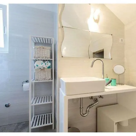 Perhat Porec Comfortable Hotel