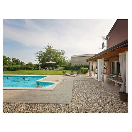 ホテル Perhat Porec Comfortable Višnjan