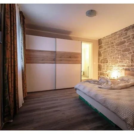 ホテル Perhat Porec Comfortable